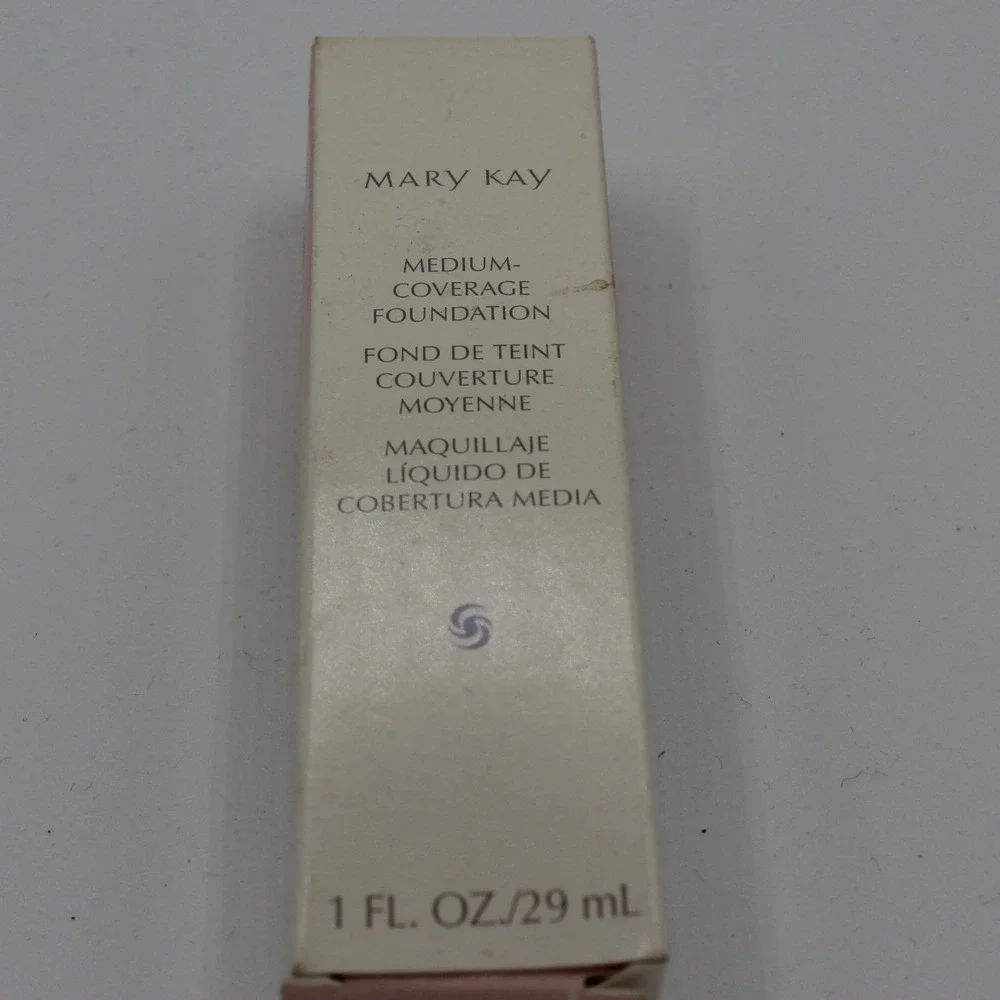Mary Kay Med-Coverage Foundation Ivory 105 1 fl oz 303600 NIB